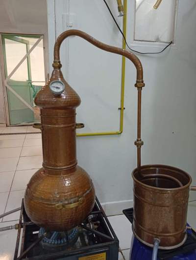 Destilación artesanal en Patacona